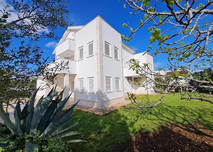 Апартаменти Mali San *