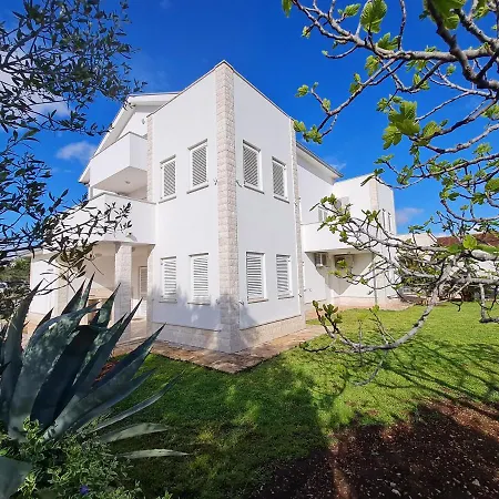 Lejlighed Mali San *