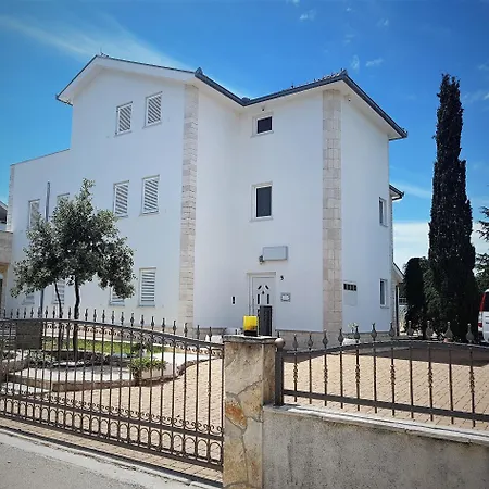 Mali San * Trogir